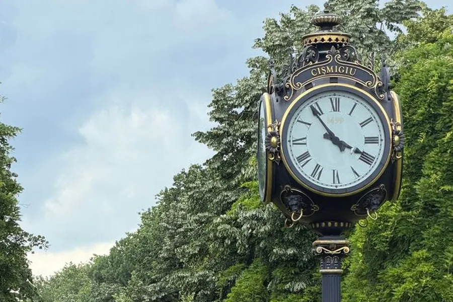 The ornamental clock in Cișmigiu Gardens.